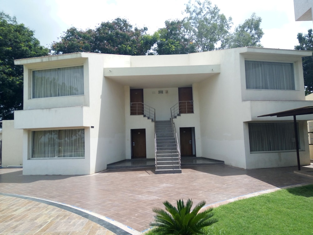 Hotel Top3 Lords Resort Bhavnagar, Indien, Bhavnagar. Großes 100