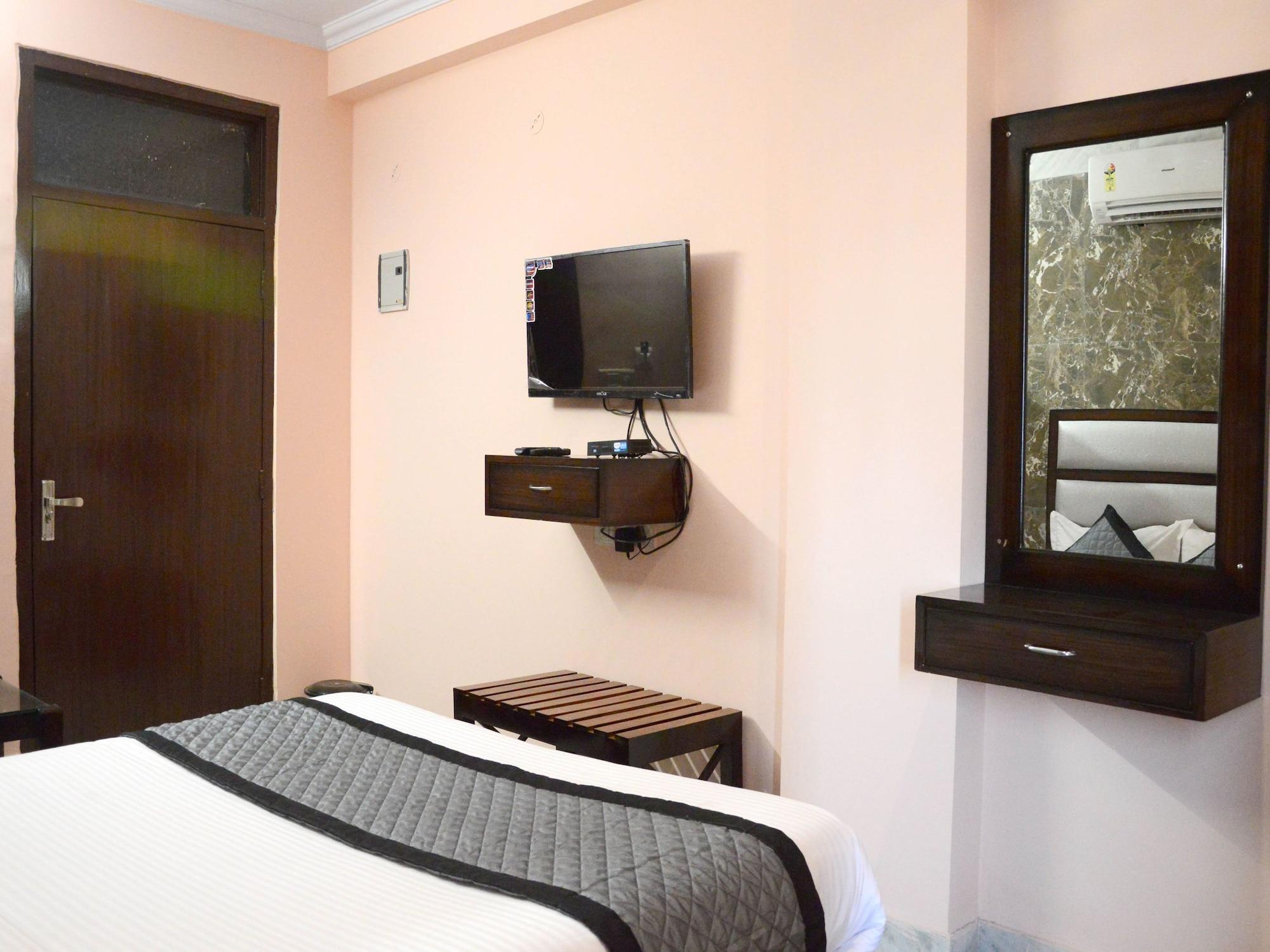 OYO 12849 Hotel Akshay