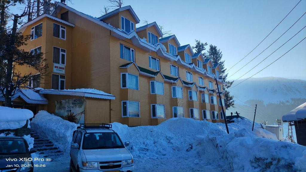Hotel Zahgeer Continental in Gulmarg, Jammu & Kashmir