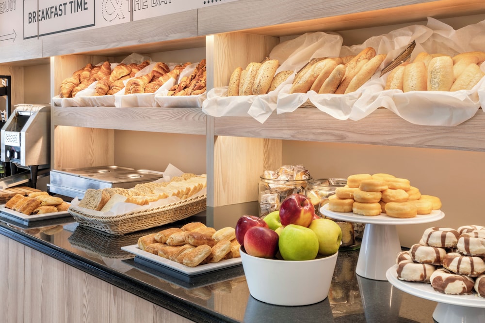 Hotel B&B HOTEL Madrid Aeropuerto T4, Spanien, San Sebastián de los Reyes. Großes 165