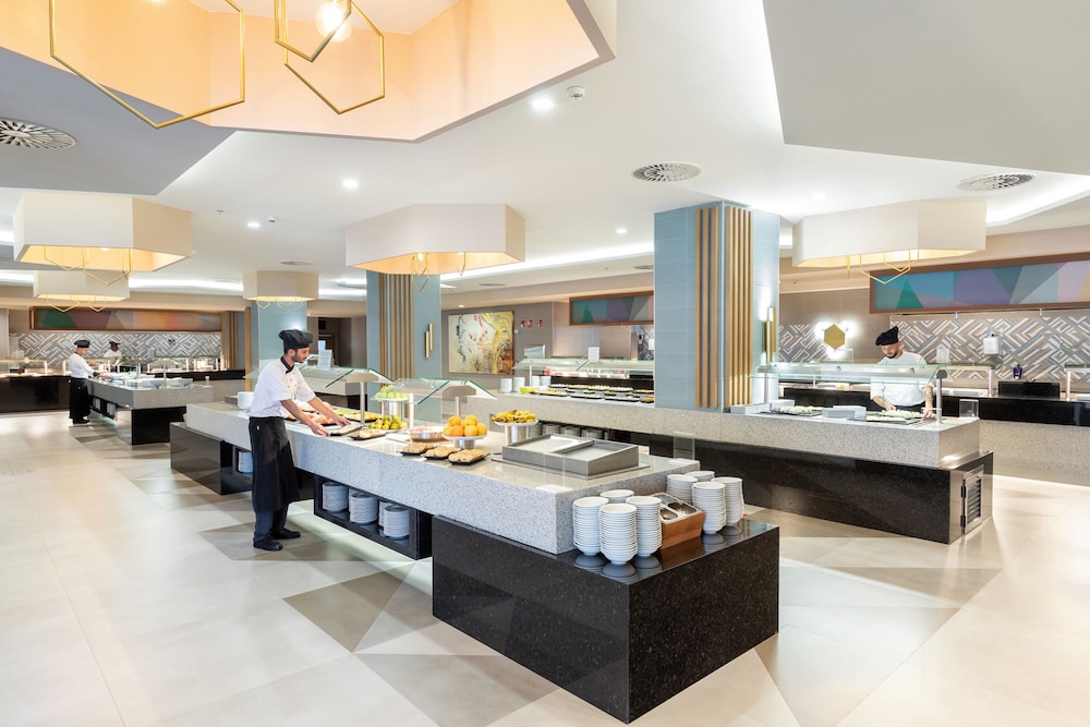 Hotel HOTEL RIU BUENAVISTA, Spanien, Adeje. Großes 272