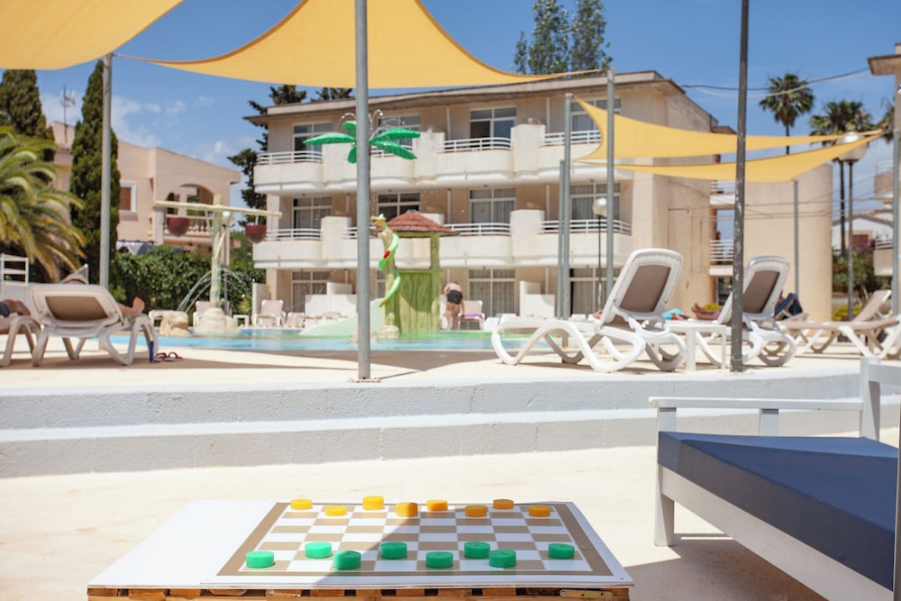 Fiesta Beach Apartments