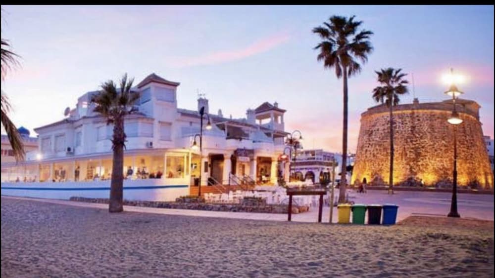 Mi Capricho Beachfront Apartment - Sitio de Calahonda