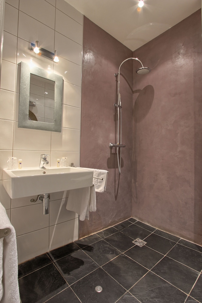 Hotel Timhotel Boulogne Rives de Seine, Frankreich, Boulogne-Billancourt. Großes 91