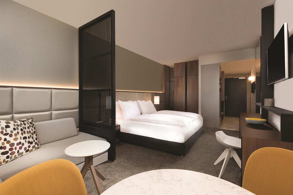 Hotel Adina Apartment Hotel Frankfurt Westend, Deutschland, Frankfurt am Main. Großes 329