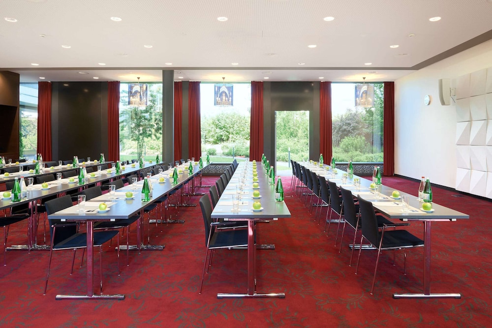 Hotel Dorint Airport Hotel Zurich, Schweiz, Glattbrugg. Großes 443