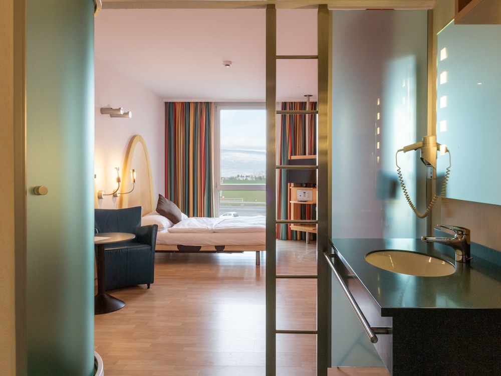 Hotel B&B Hotel Lully 3 Lakes, Schweiz, Lully. Großes 264