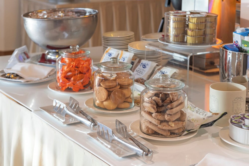 Hotel Hotel Delfino, Schweiz, Lugano. Großes 399