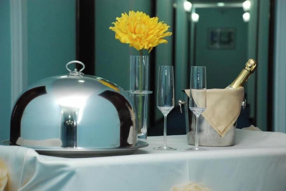 Hotel Hotel Cruise, Georgien, Tiflis. Großes 150