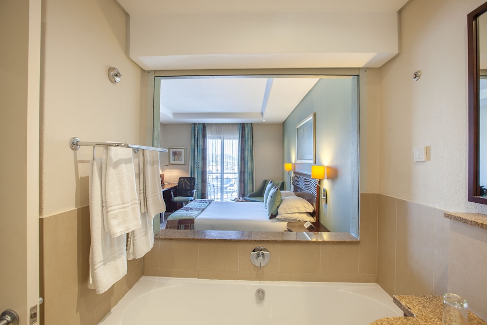Hotel City Lodge Lynnwood Hotel, Südafrika, Pretoria. Großes 235