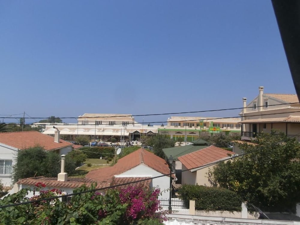 Harry's Bar & Apartments