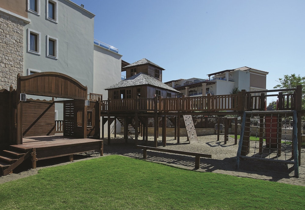 Atlantica Caldera Palace