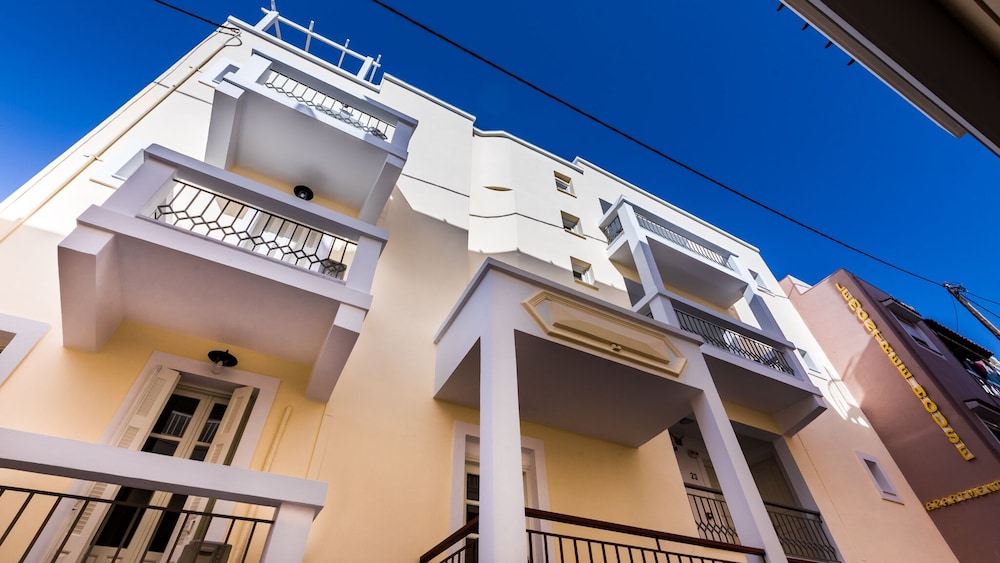 Lemon Tree House Hotel