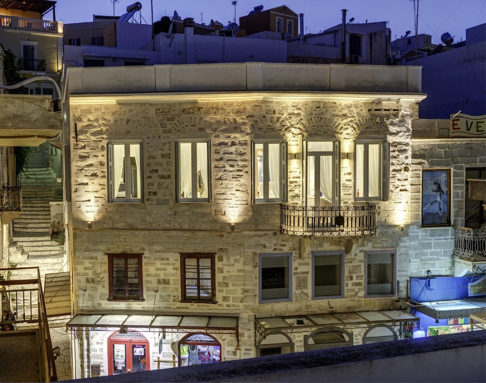 1844 Suites