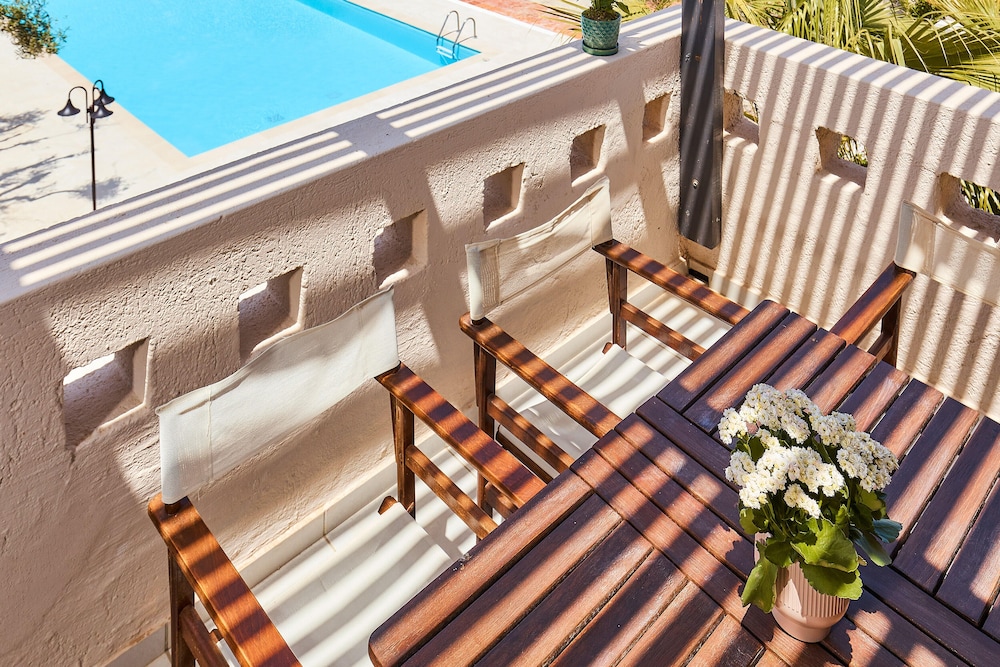 Creteco Hotel & Suites