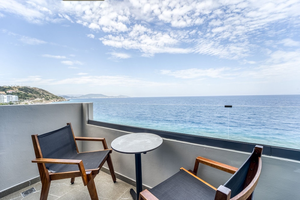 Island Seaside Hotel - Adults Only