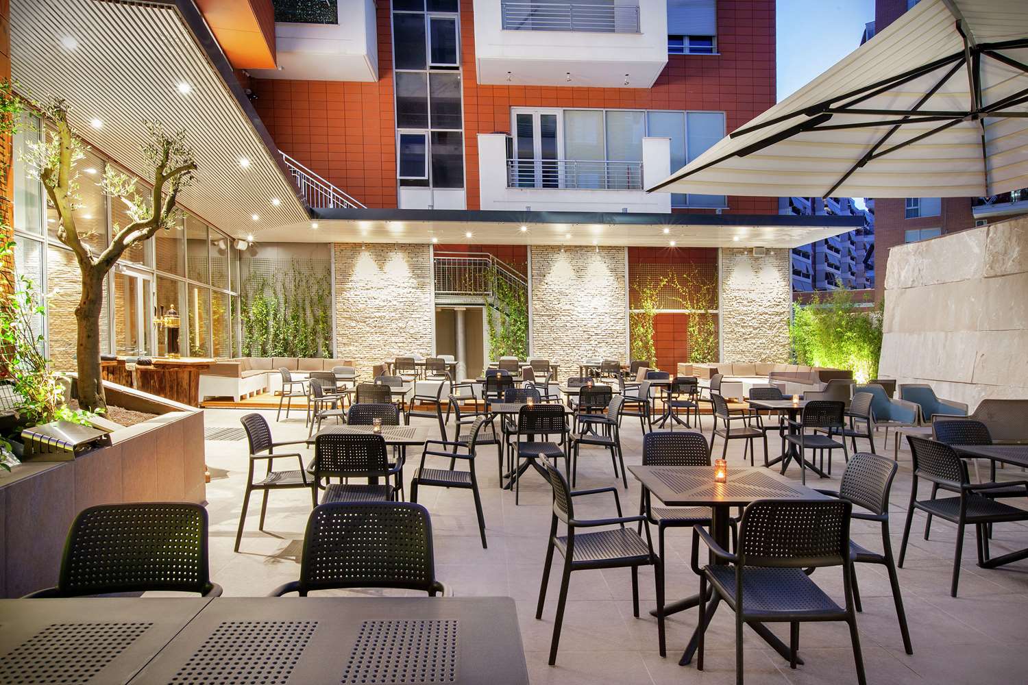 Hotel Hilton Garden Inn Tirana, Albanien, Tirana. Großes 408