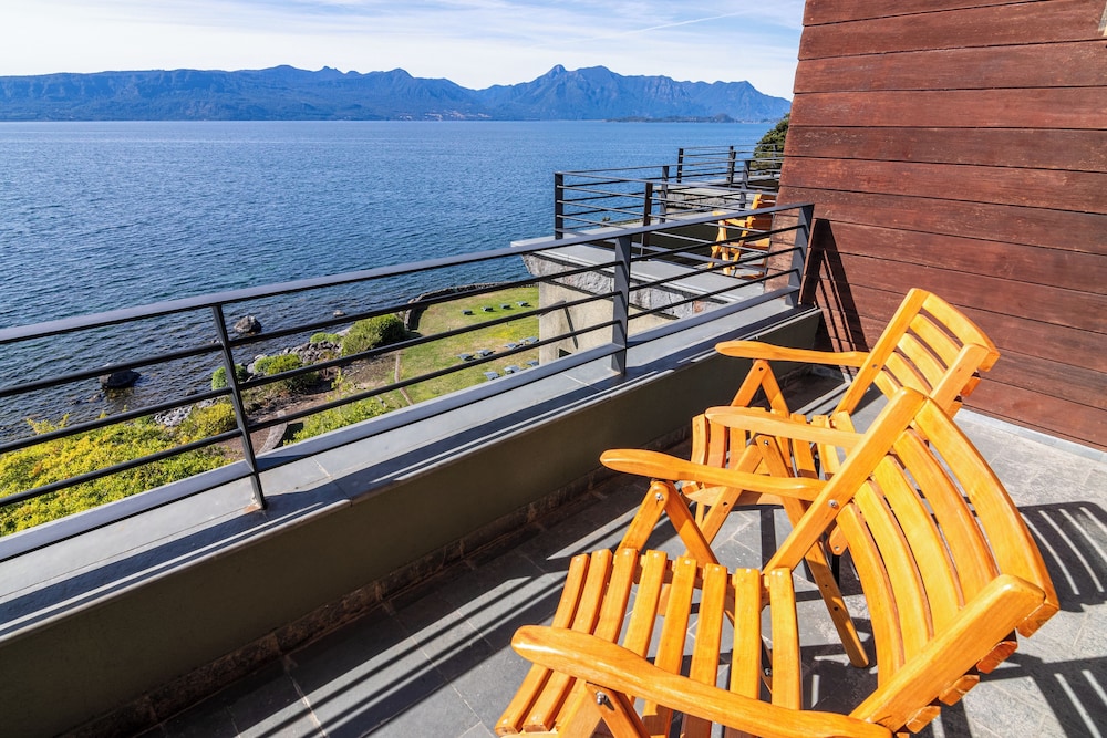 Villarrica Park Lake by Enjoy