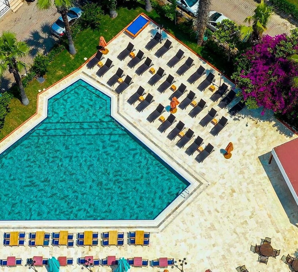 Verde Hotel Adult Only +16