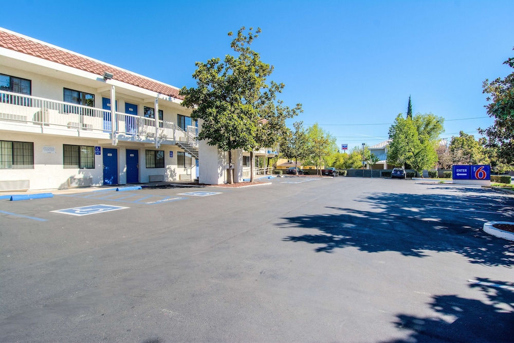 Hotel Motel6 Redding, CA - South, USA, Redding. Großes 76