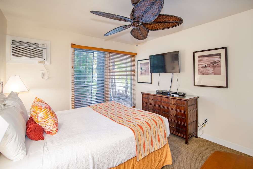 Aina Nalu Lahaina by OUTRIGGER