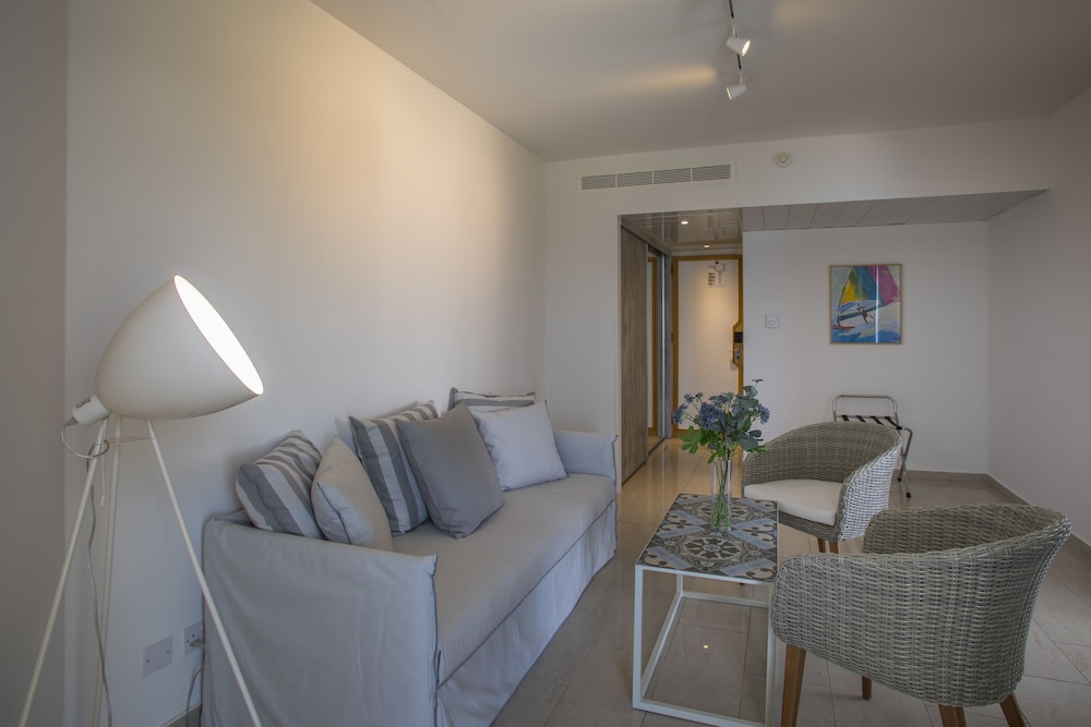 Hotel Leonardo Plaza Cypria Maris Beach Hotel & Spa, Zypern, Paphos. Großes 402