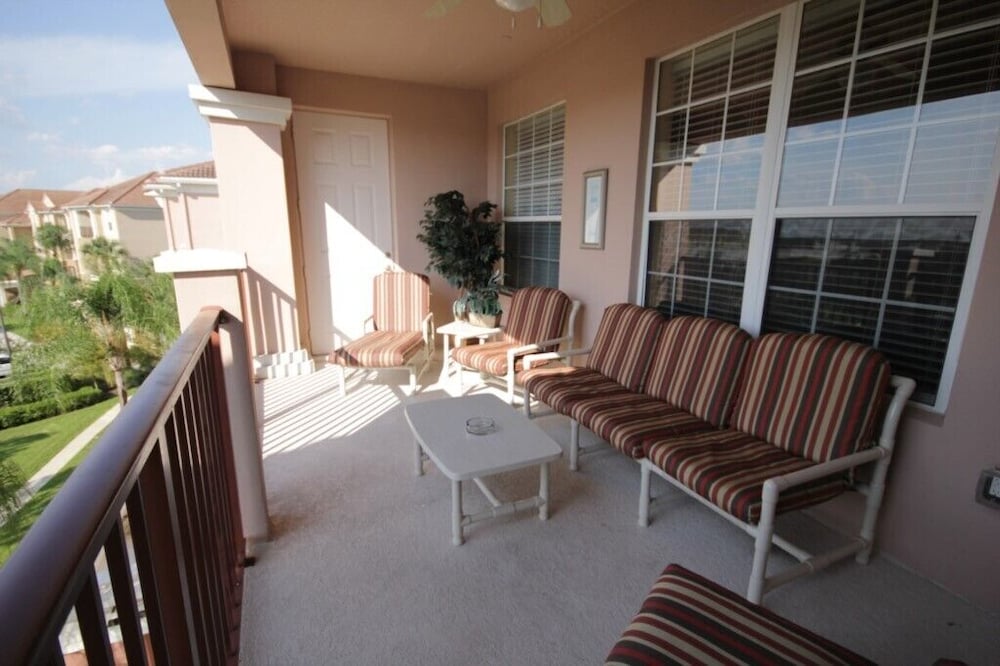 Poolside Penthouse Cabana 3 Bedroom Condo