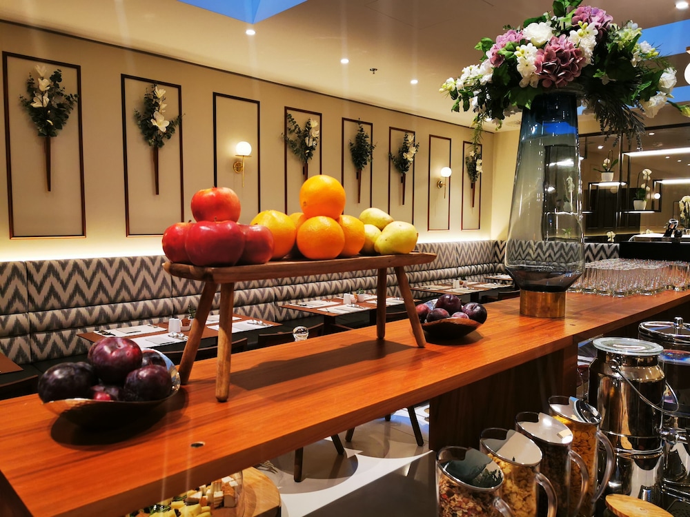 Hotel EST Grand Hotel Savoy, Ungarn, Budapest. Großes 71