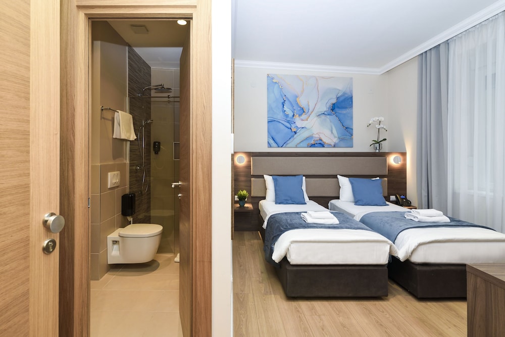 Opera Garni Hotel Belgrade