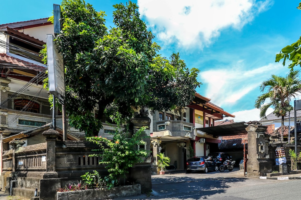 SPOT ON 1927 Hotel Candra Adigraha