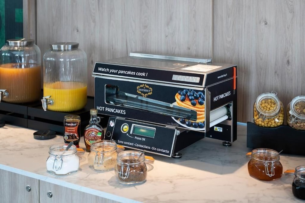 Hotel B&B HOTEL Namur, Belgien, Namur. Großes 89