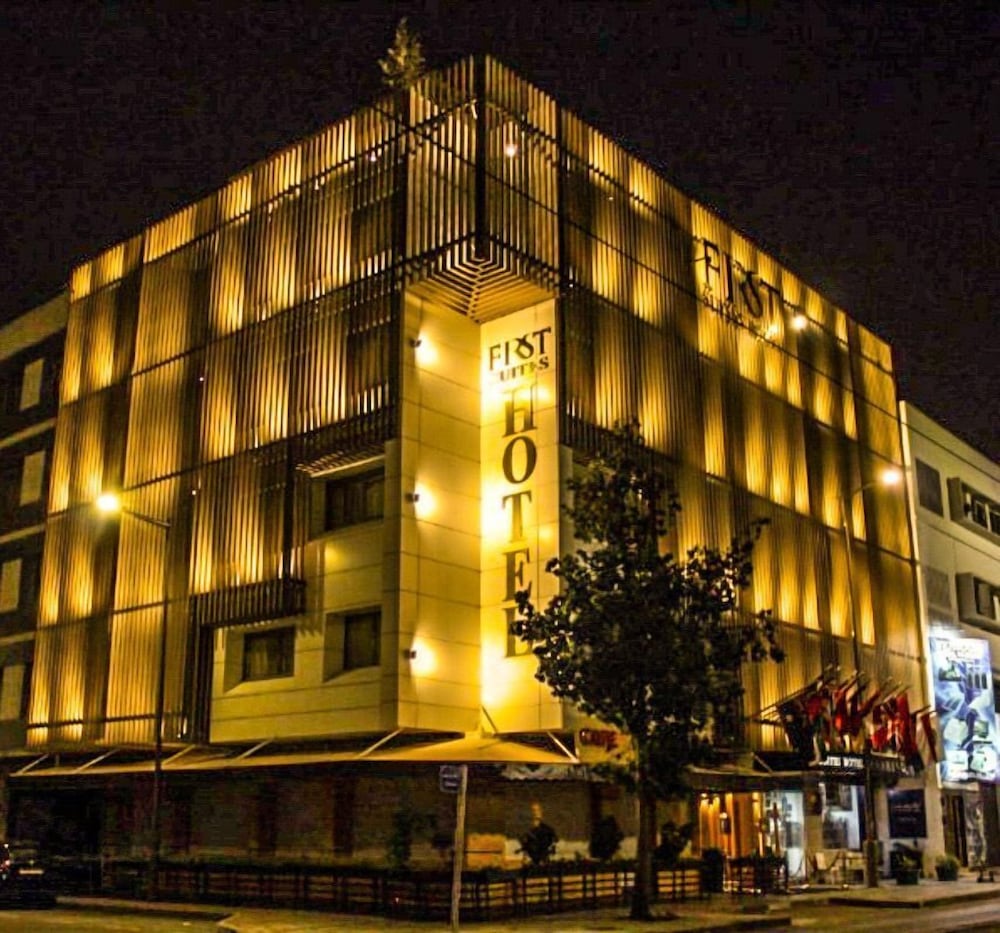 First Suites Hotel