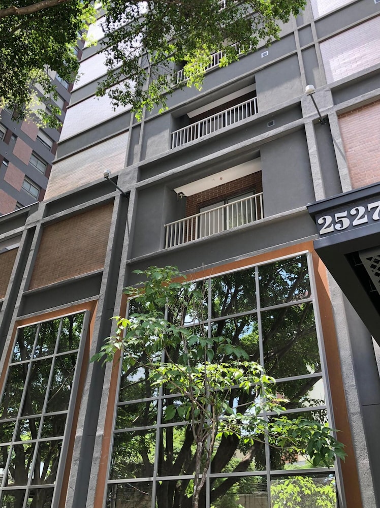 Iconyc Charlie Ibirapuera Hotel