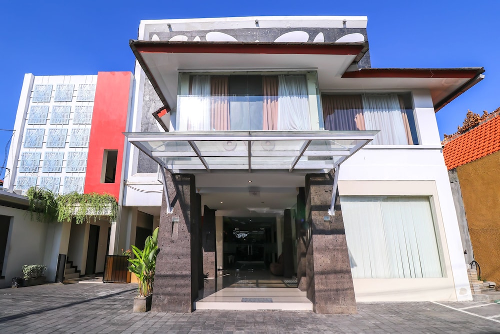 Super OYO Balitone Residence