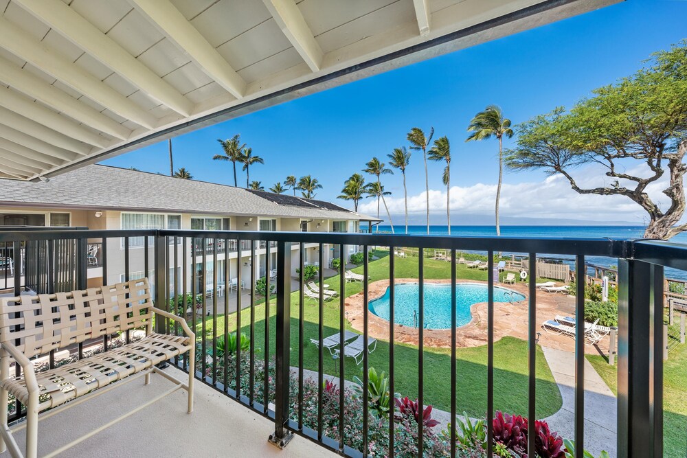 Napili Surf Beach Resort