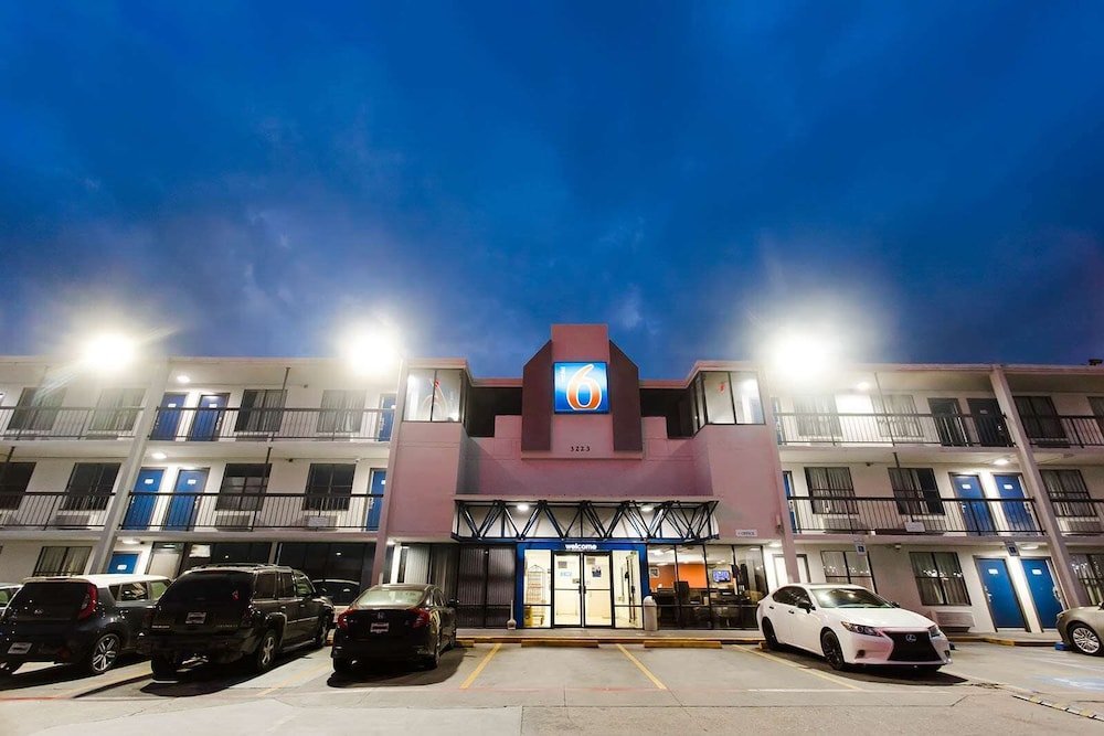 Studio6 Houston, TX - Medical Center NRG Stadium