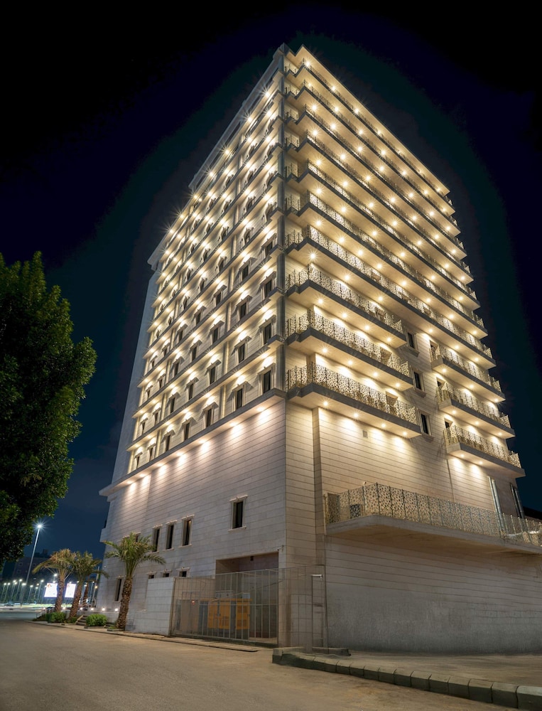 Oyo 687 Sunday Jeddah Hotel