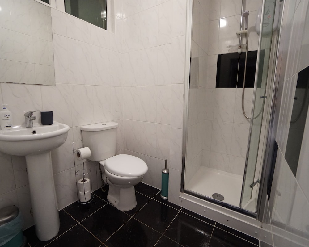 London Queens Apartments