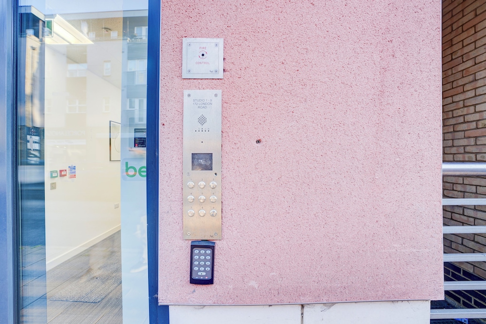 Kingston Luxe Suites Riverside Apartment Belvilla