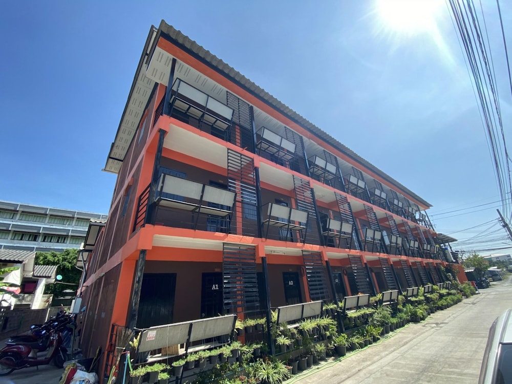 Chang Hostel Suvarnabhumi by ZUZU