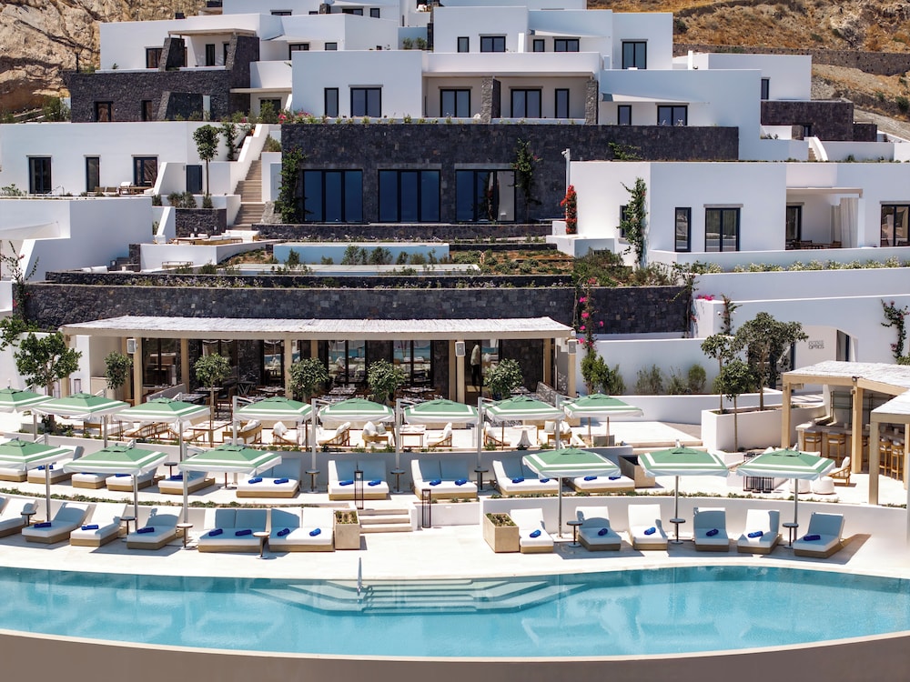 Sandblu Santorini, LXR Hotels & Resorts