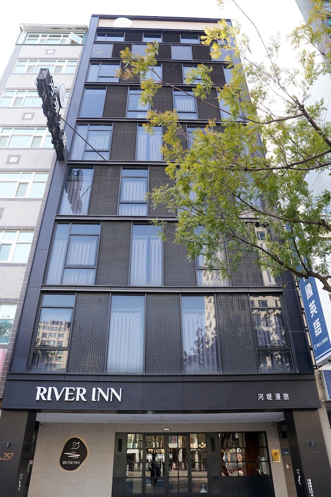 River inn Station Kaohsiung