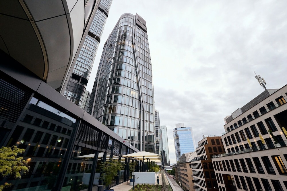 Kimpton Main Frankfurt by IHG