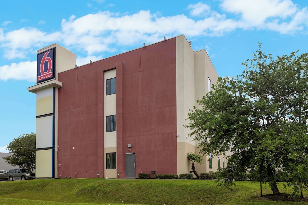 Studio6 Suites Texas City, TX – I-45 South