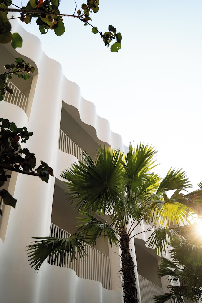 The Standard, Pattaya Na Jomtien