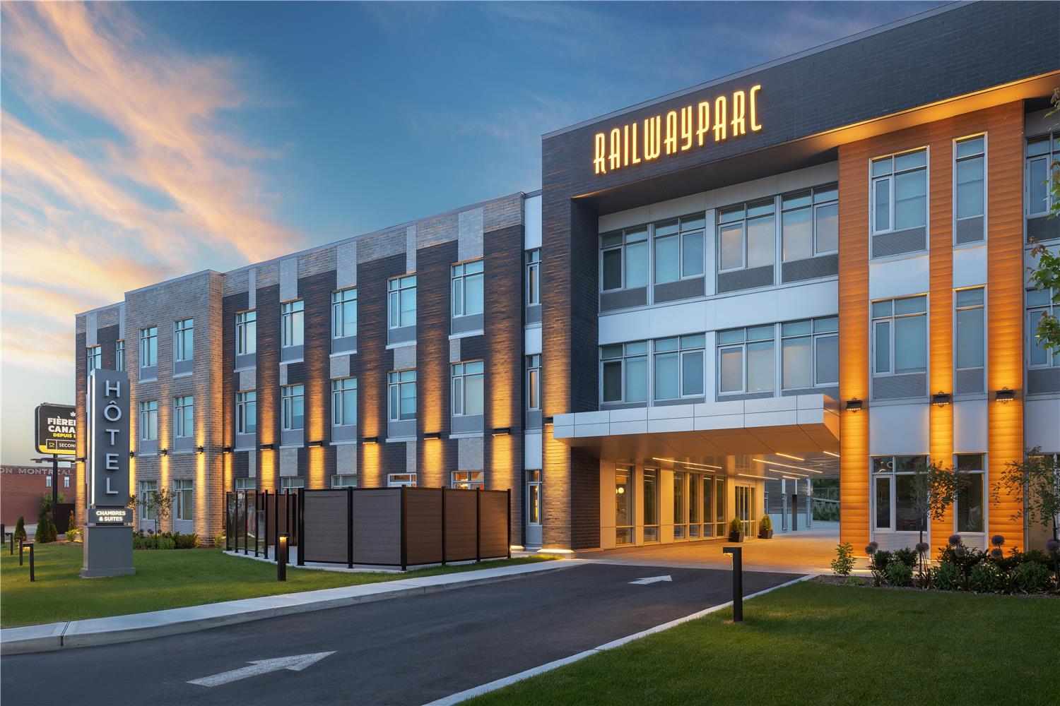 Hotel Railwayparc Montreal, Tapestry Collection by Hilton