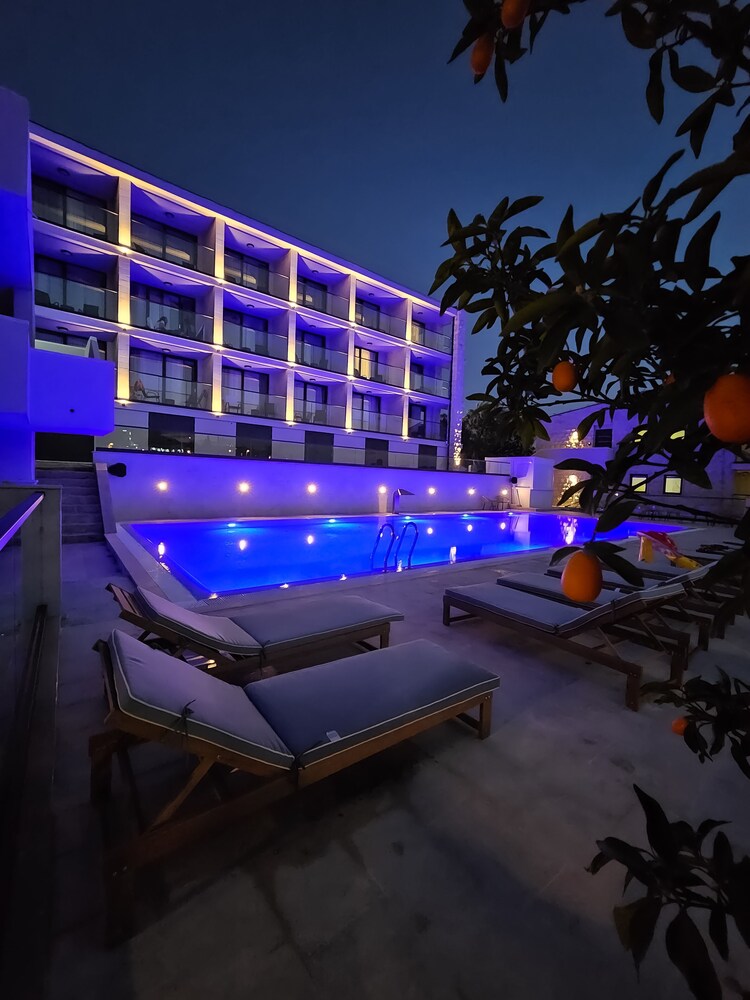 The New Mediteran Hotel Villa Edition