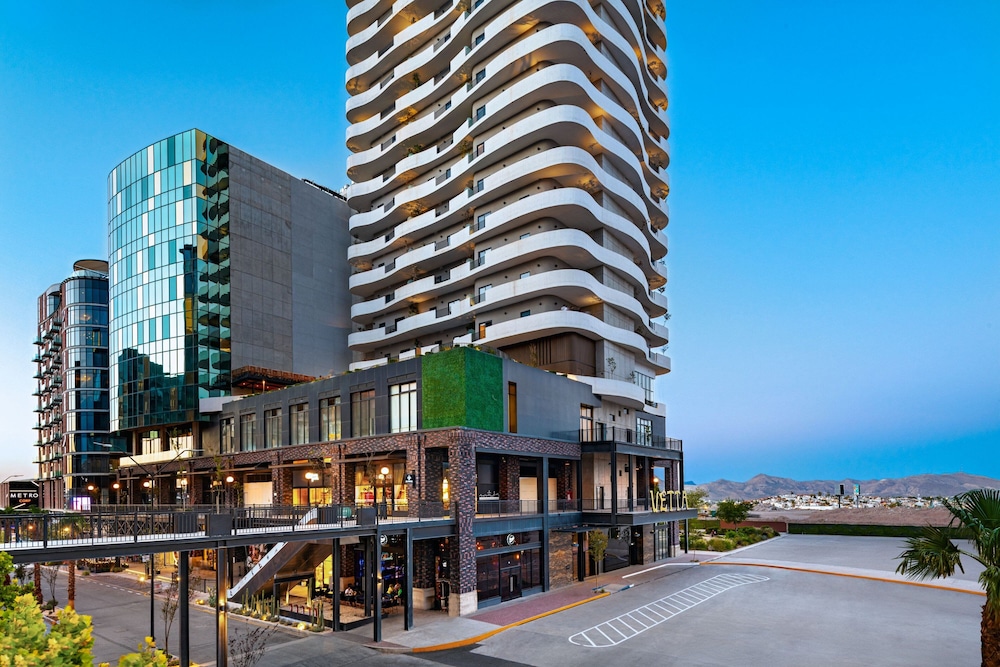 VETTA Distrito Uno, Autograph Collection