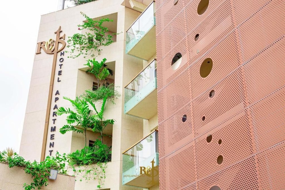 Roots Hotel Apartment