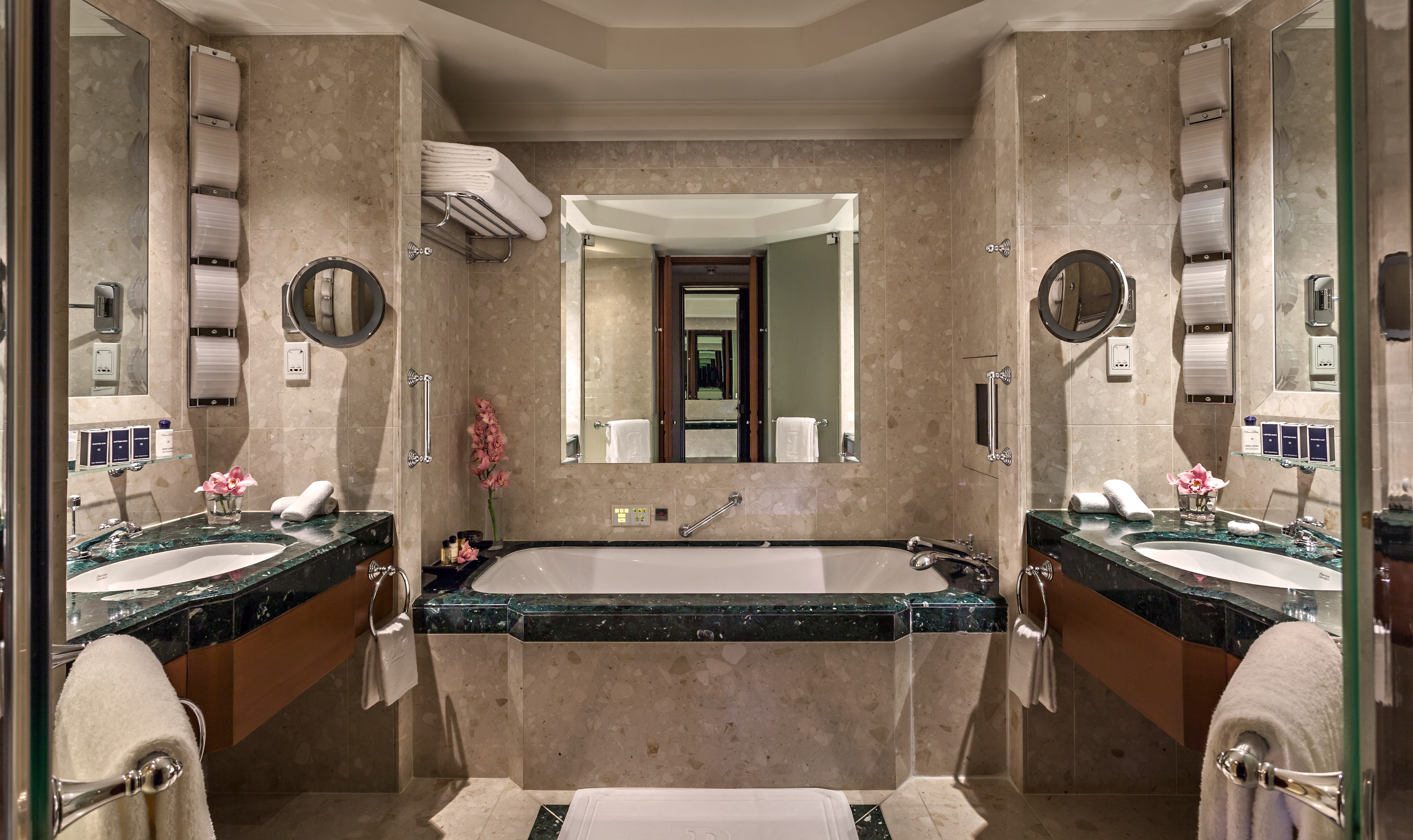 Hotel The Peninsula Bangkok, Thailand, Bangkok. Großes 703